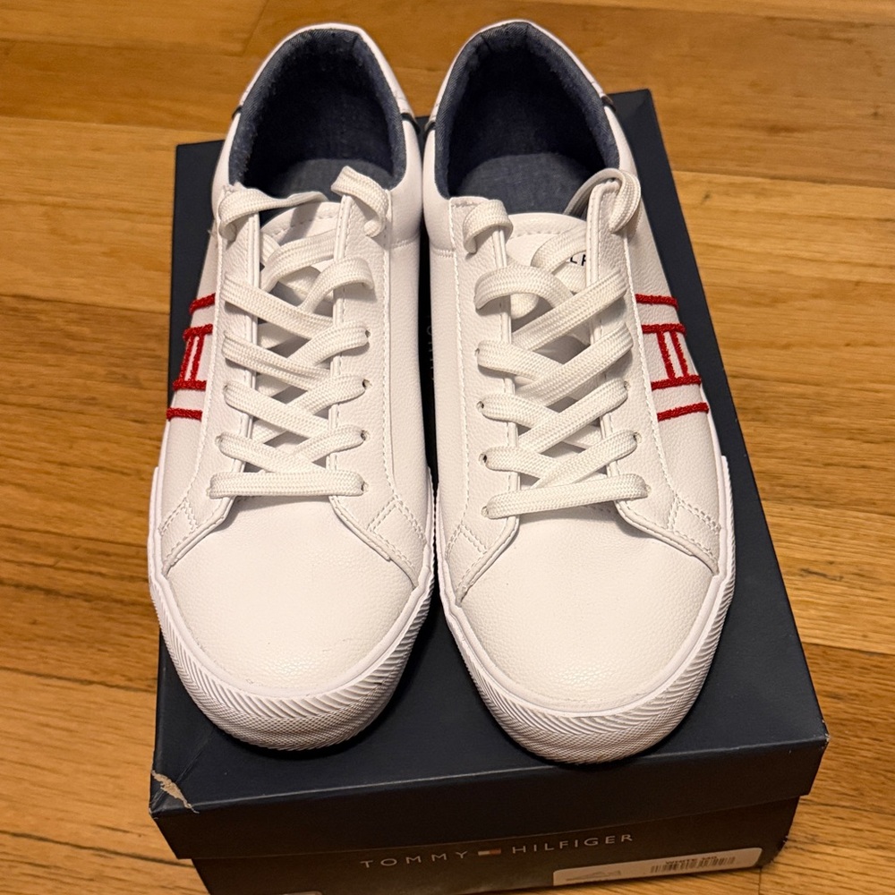 Tommy Hilfiger White and Red Men's Sneakers - Picture 4 of 4